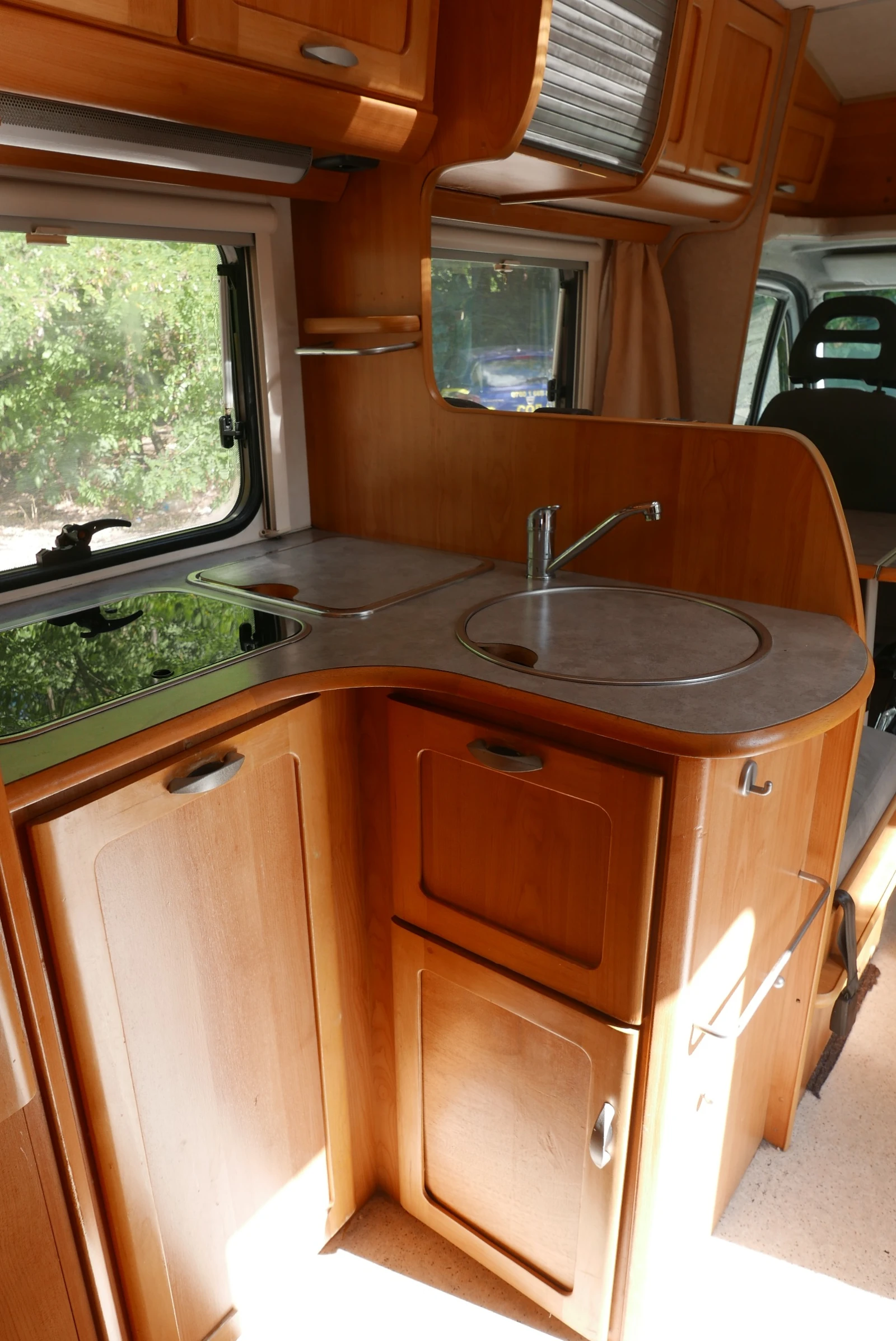 Кемпер HYMER / ERIBA T-seria, снимка 12 - Каравани и кемпери - 54652906