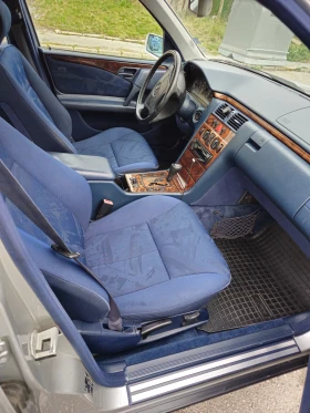 Mercedes-Benz E 220, снимка 7