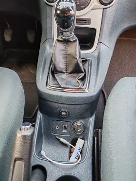 Ford Fiesta 1.25 Titanium, снимка 9
