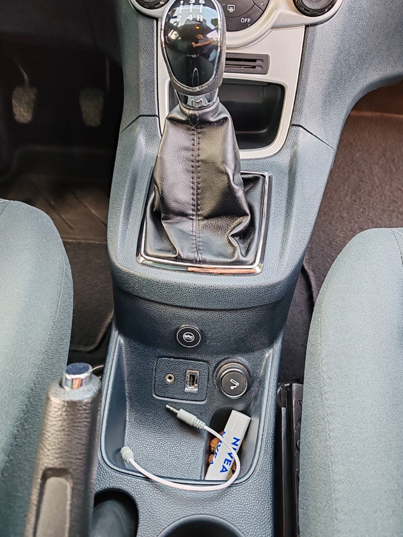 Ford Fiesta 1.25 Titanium, снимка 9 - Автомобили и джипове - 46460522