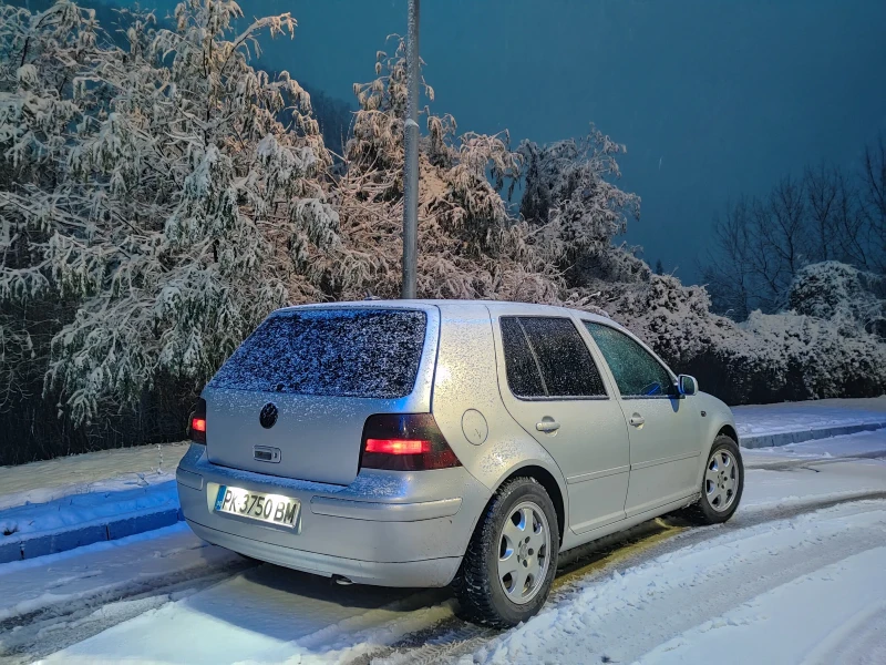 VW Golf 1.8т, снимка 7 - Автомобили и джипове - 48172514