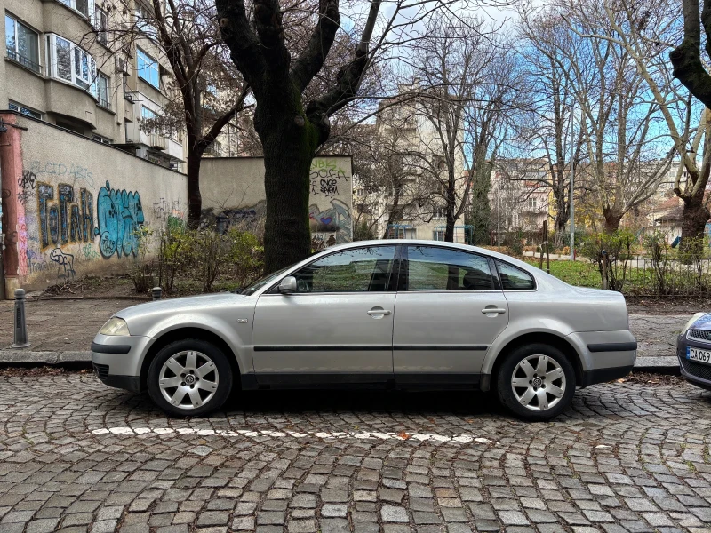 VW Passat, снимка 2 - Автомобили и джипове - 48232416