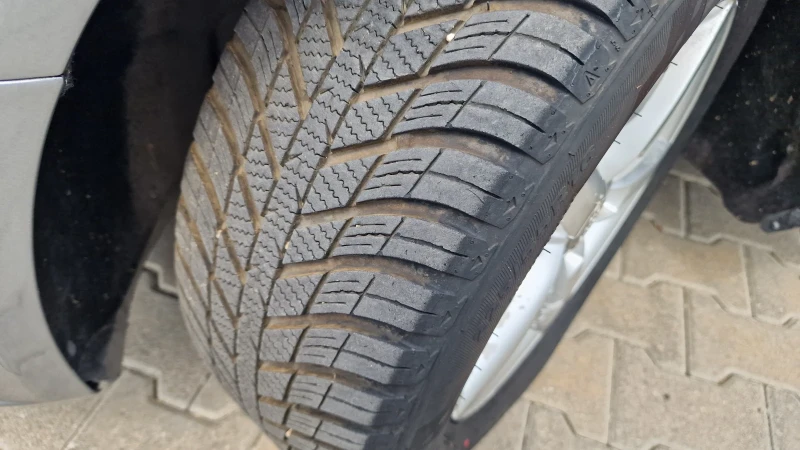 Audi A4 2.0TDI Автоматик , снимка 14 - Автомобили и джипове - 51056653