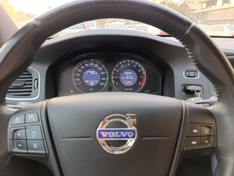 Volvo S60 2.0Т Kinetic, снимка 17 - Автомобили и джипове - 52203317