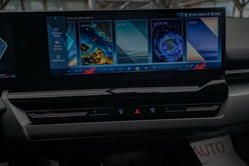 BMW 520  i/Harman Kardon/HuD/360Камера/3D View/Обдухване, снимка 13 - Автомобили и джипове - 52312246