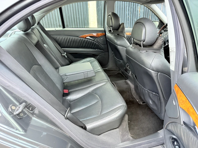 Mercedes-Benz E 270 ELEGANCE NAVI, снимка 9 - Автомобили и джипове - 53052171