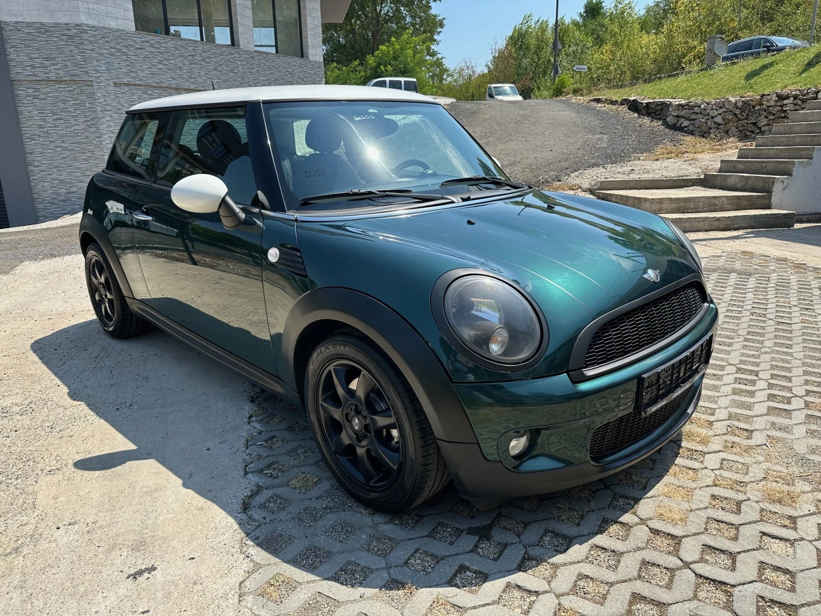 Mini Cooper 1.6i Facelift - изображение 2