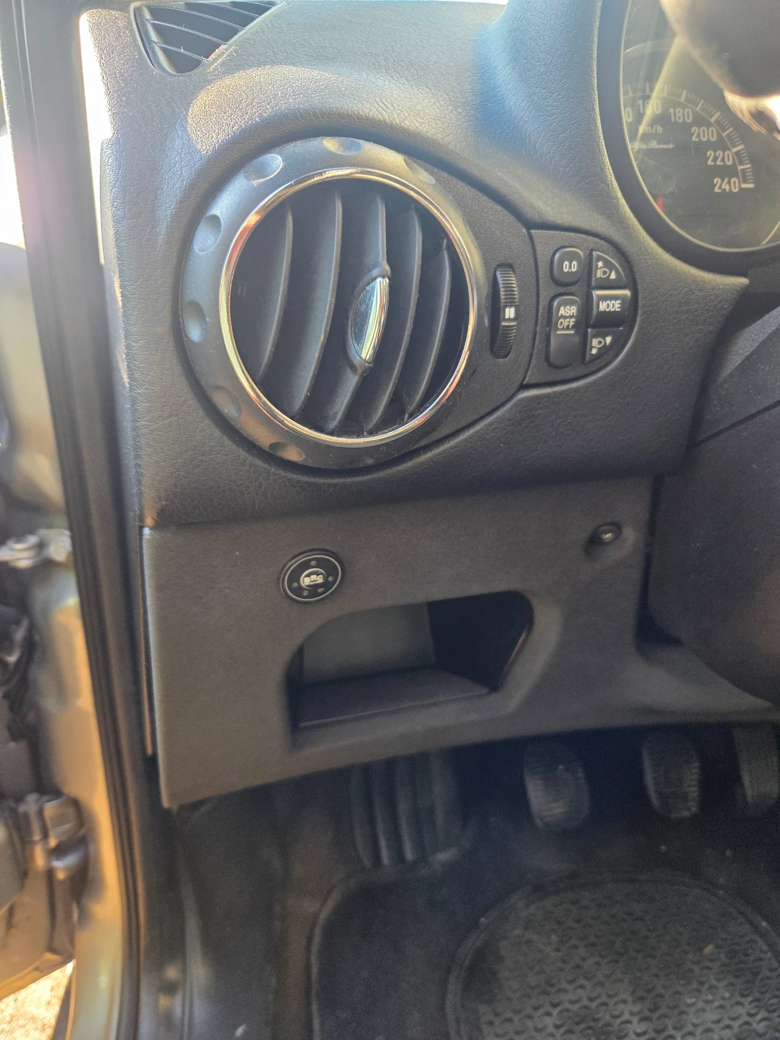Alfa Romeo 147 1.6 бензин  - изображение 8