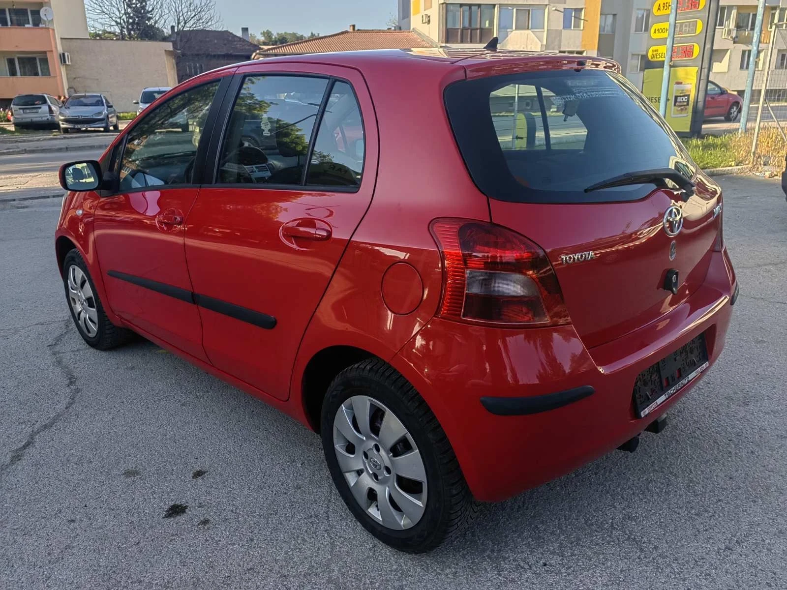 Toyota Yaris 1.0VVT - изображение 6
