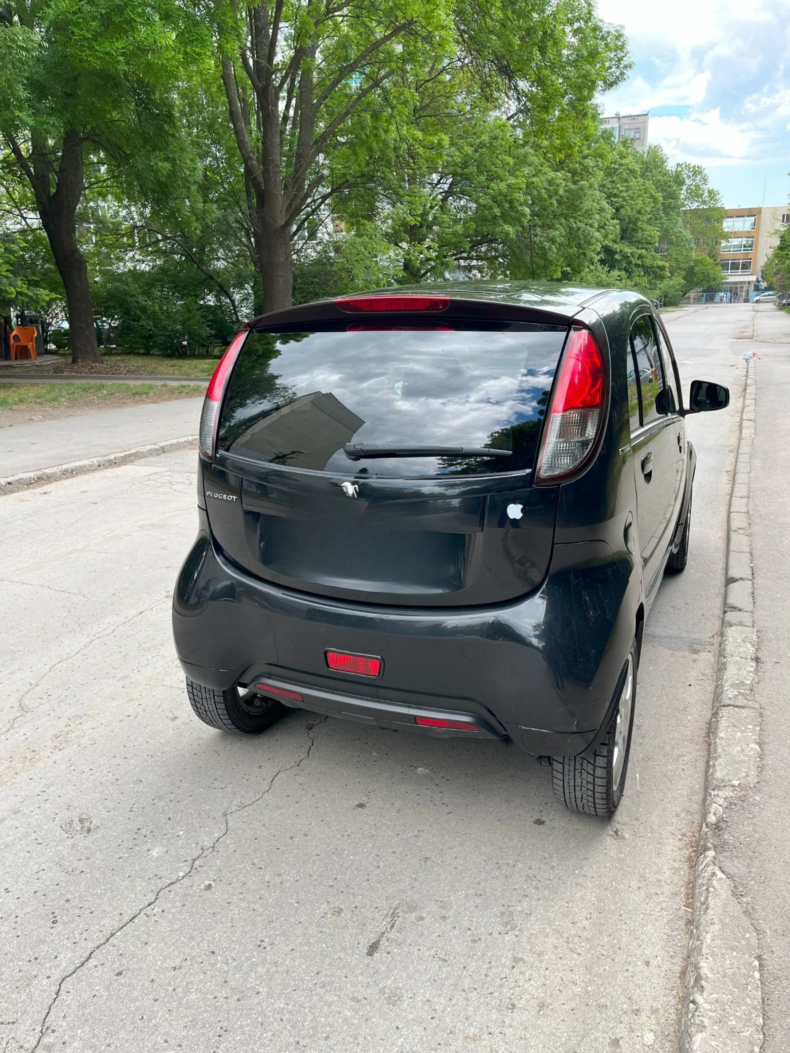 Peugeot iOn  - изображение 2
