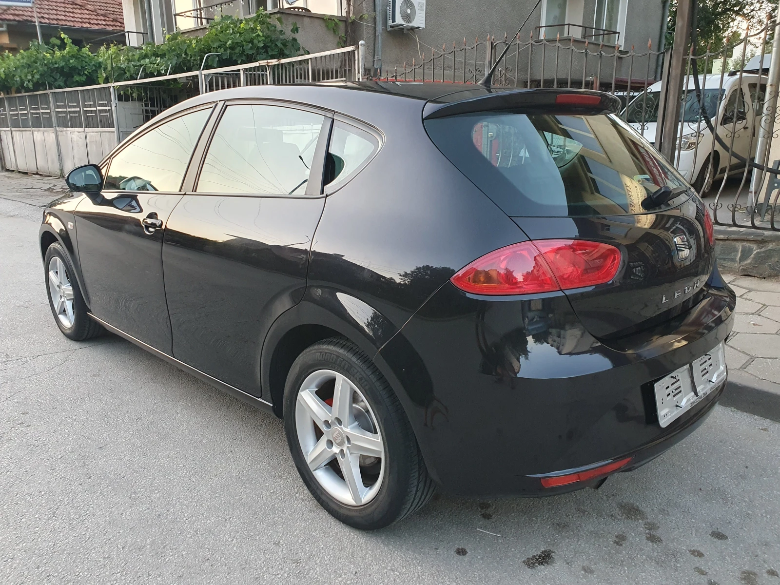 Seat Leon 1.6TDI-105k.s. - изображение 3