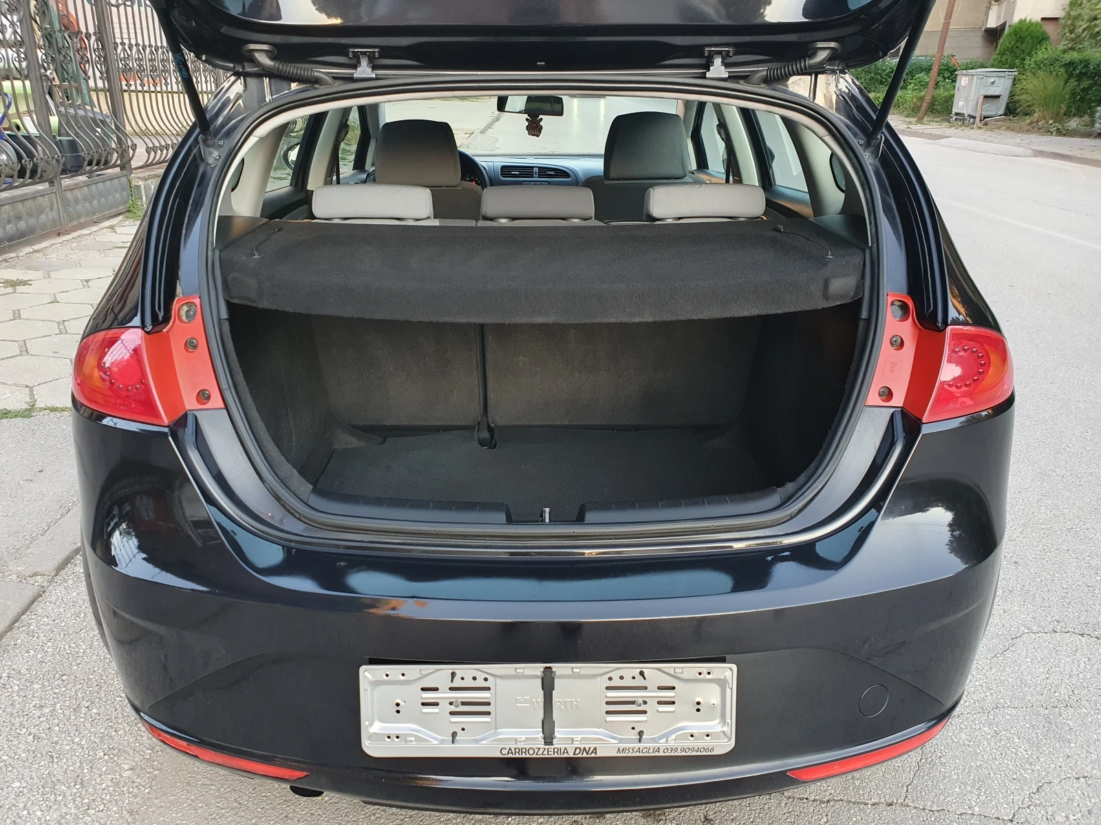 Seat Leon 1.6TDI-105k.s. - изображение 10