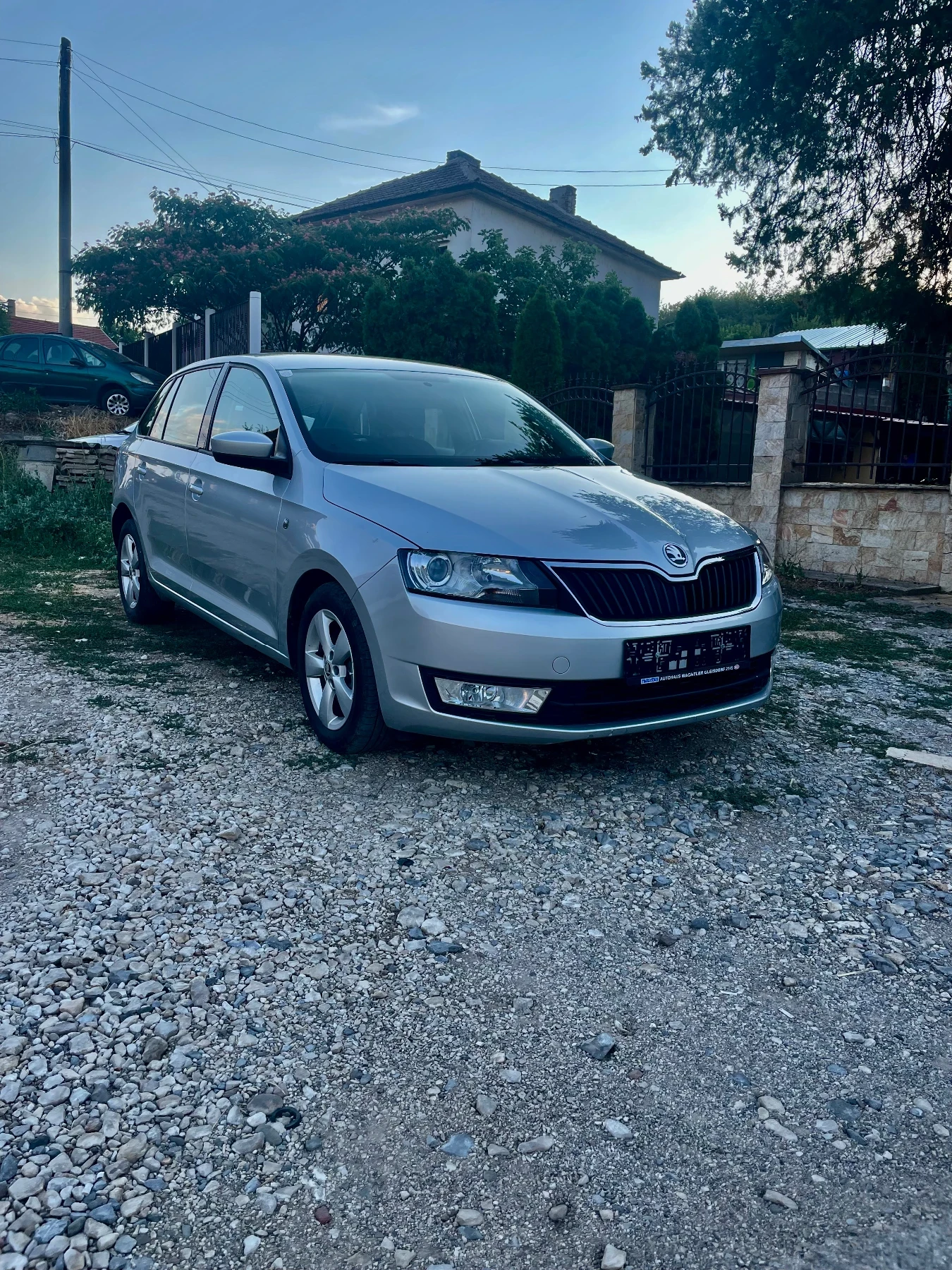 Skoda Rapid 1.6TDI Xenon - изображение 3