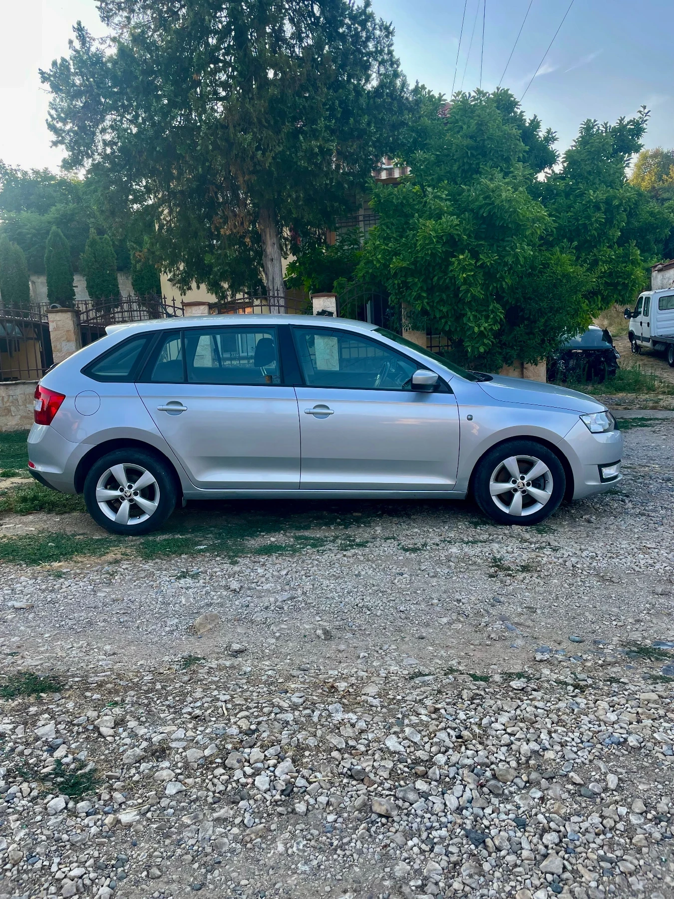Skoda Rapid 1.6TDI Xenon - изображение 4