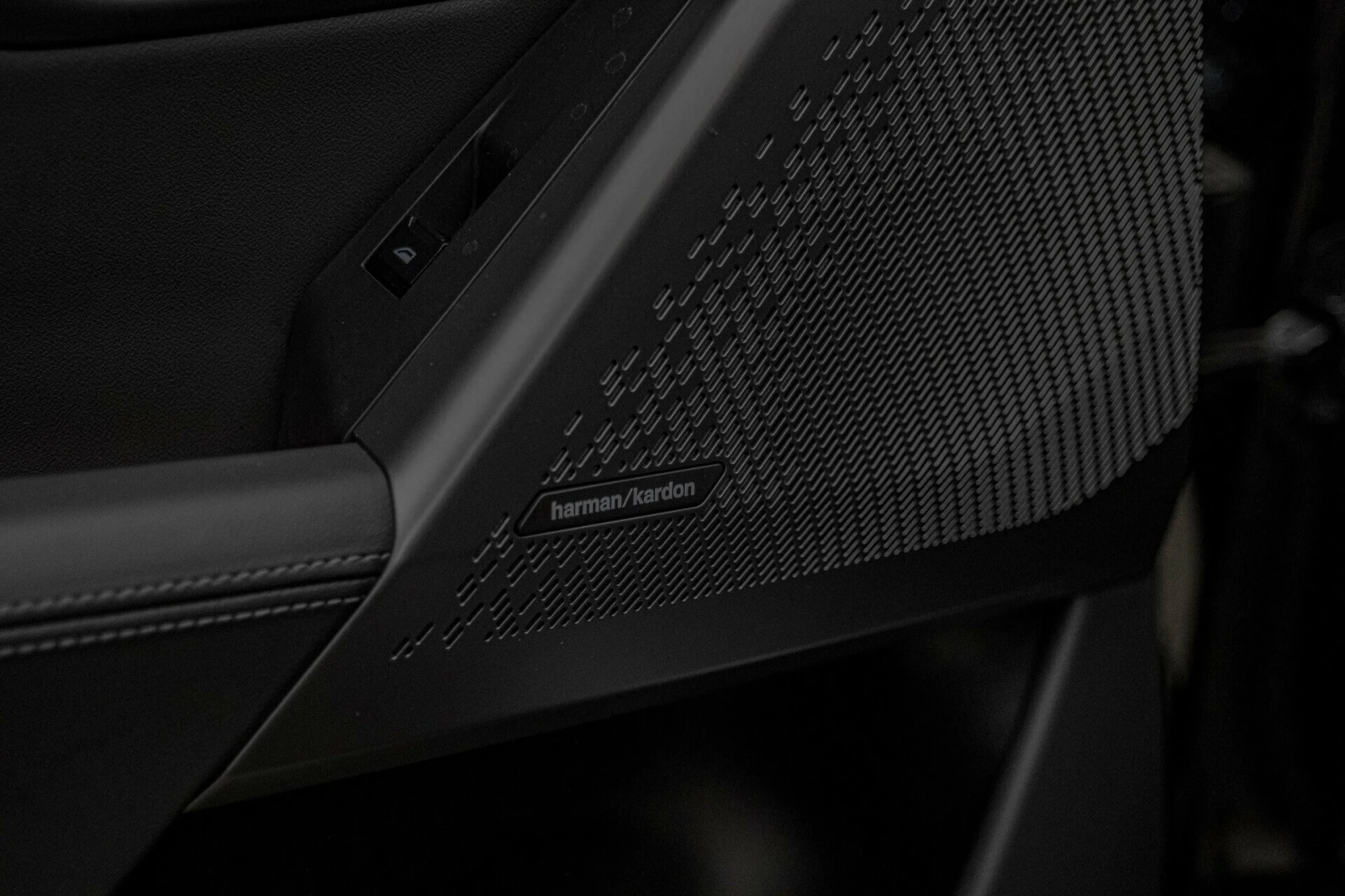 BMW 520  i/Harman Kardon/HuD/360Камера/3D View/Обдухване - изображение 9