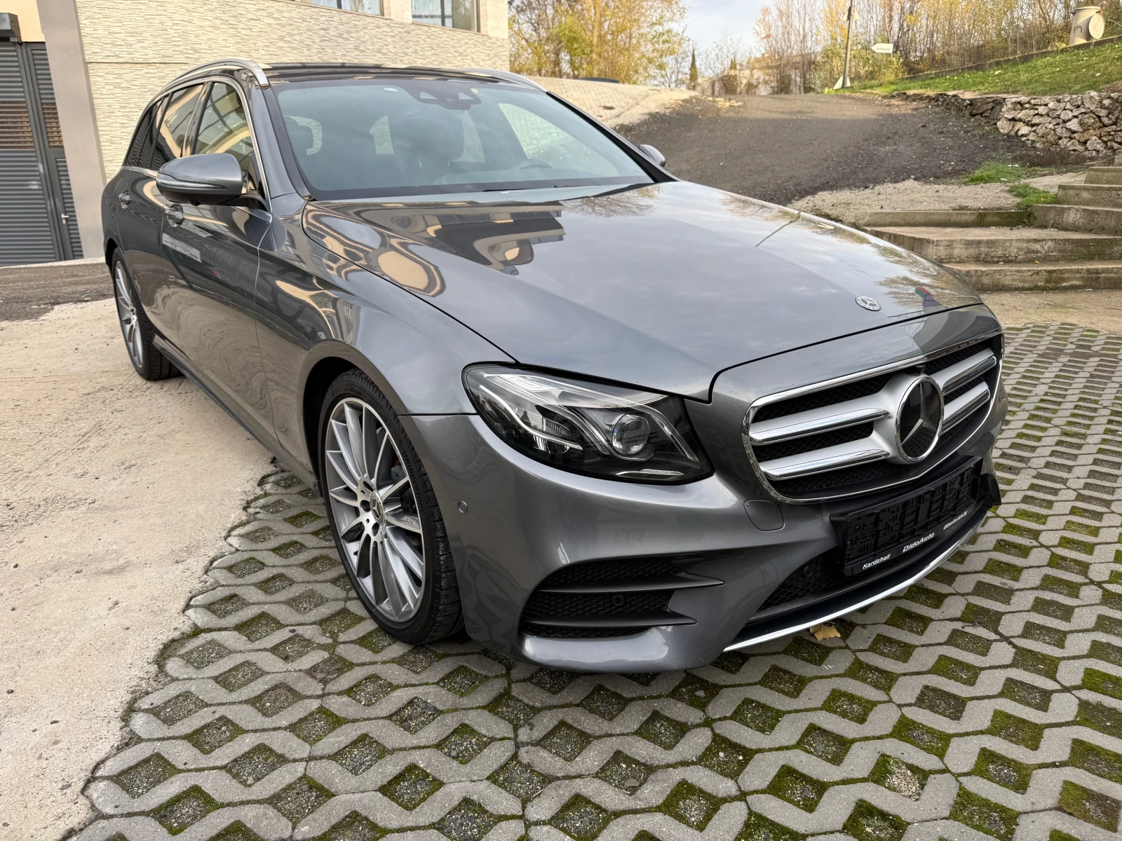 Mercedes-Benz E 220 d 4Matic.AMG. - изображение 2