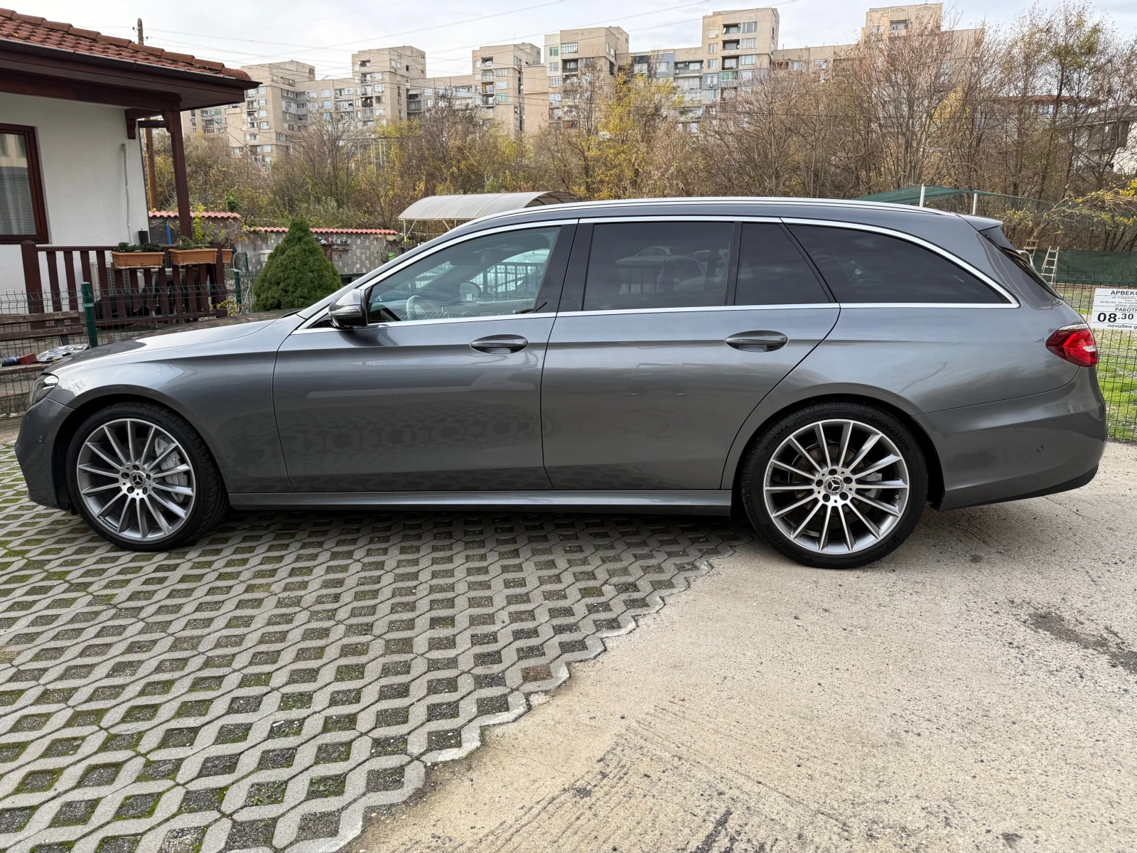 Mercedes-Benz E 220 d 4Matic.AMG. - изображение 7