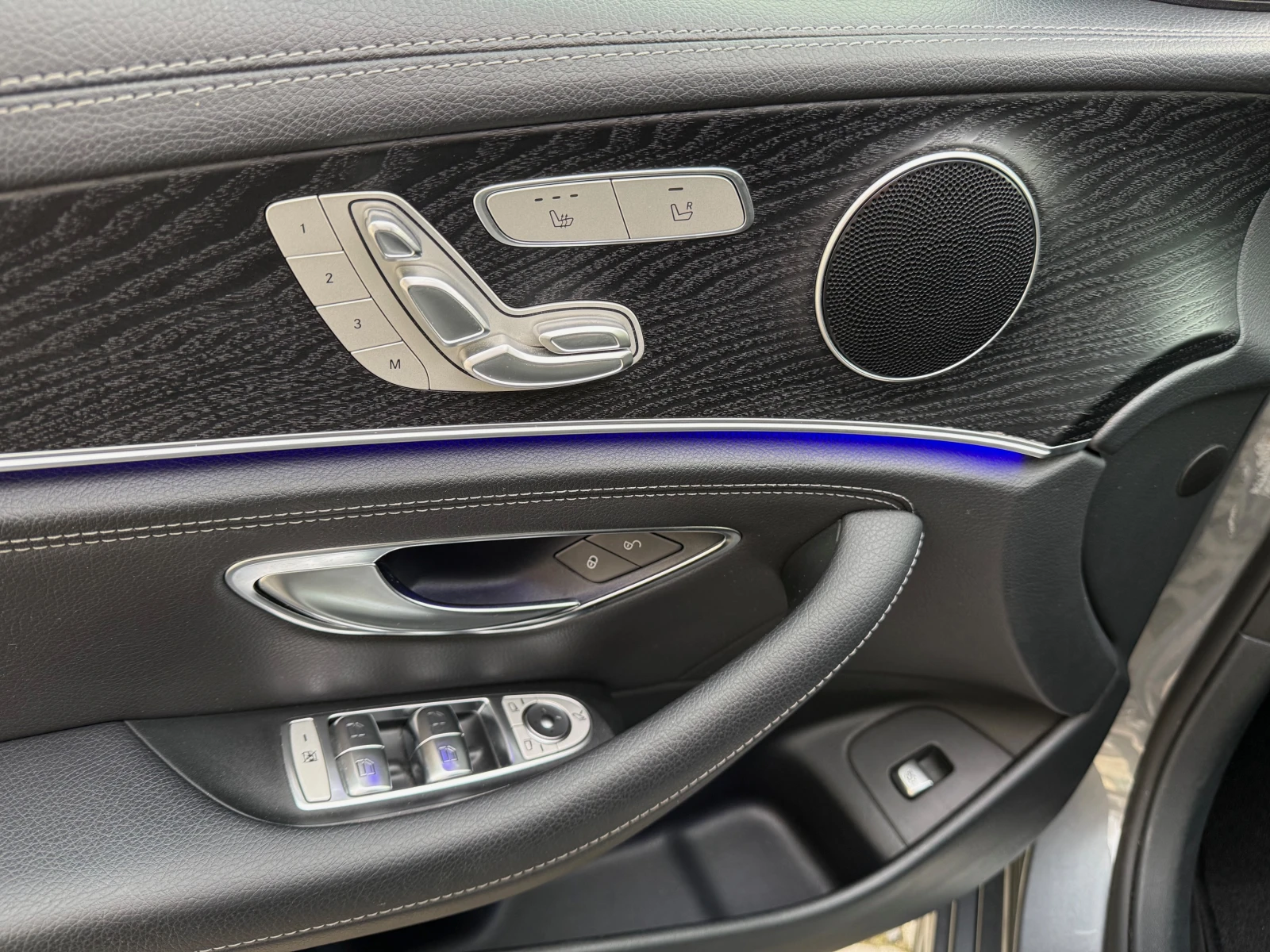 Mercedes-Benz E 220 d 4Matic.AMG. - изображение 8