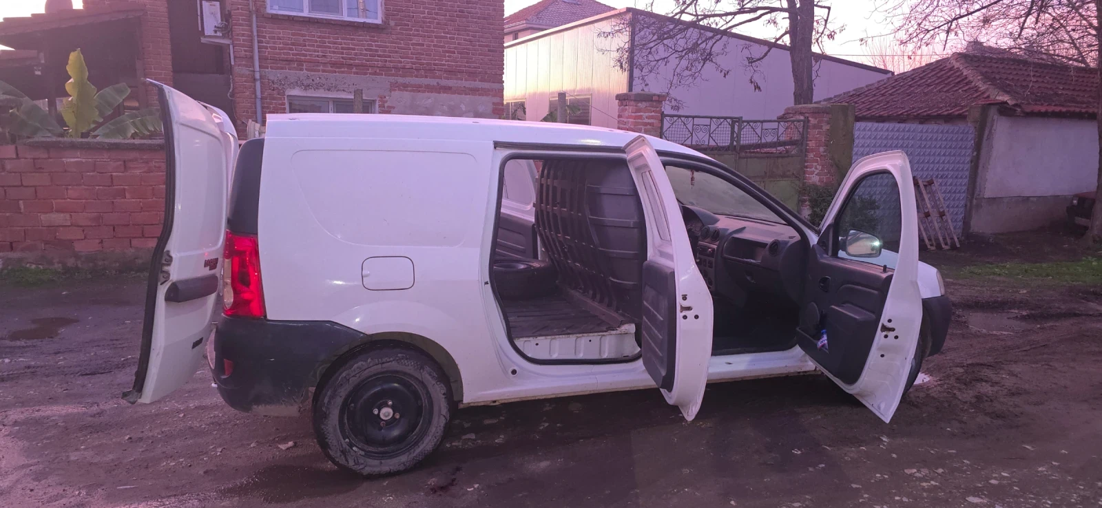 Dacia Logan 1.6 - изображение 2