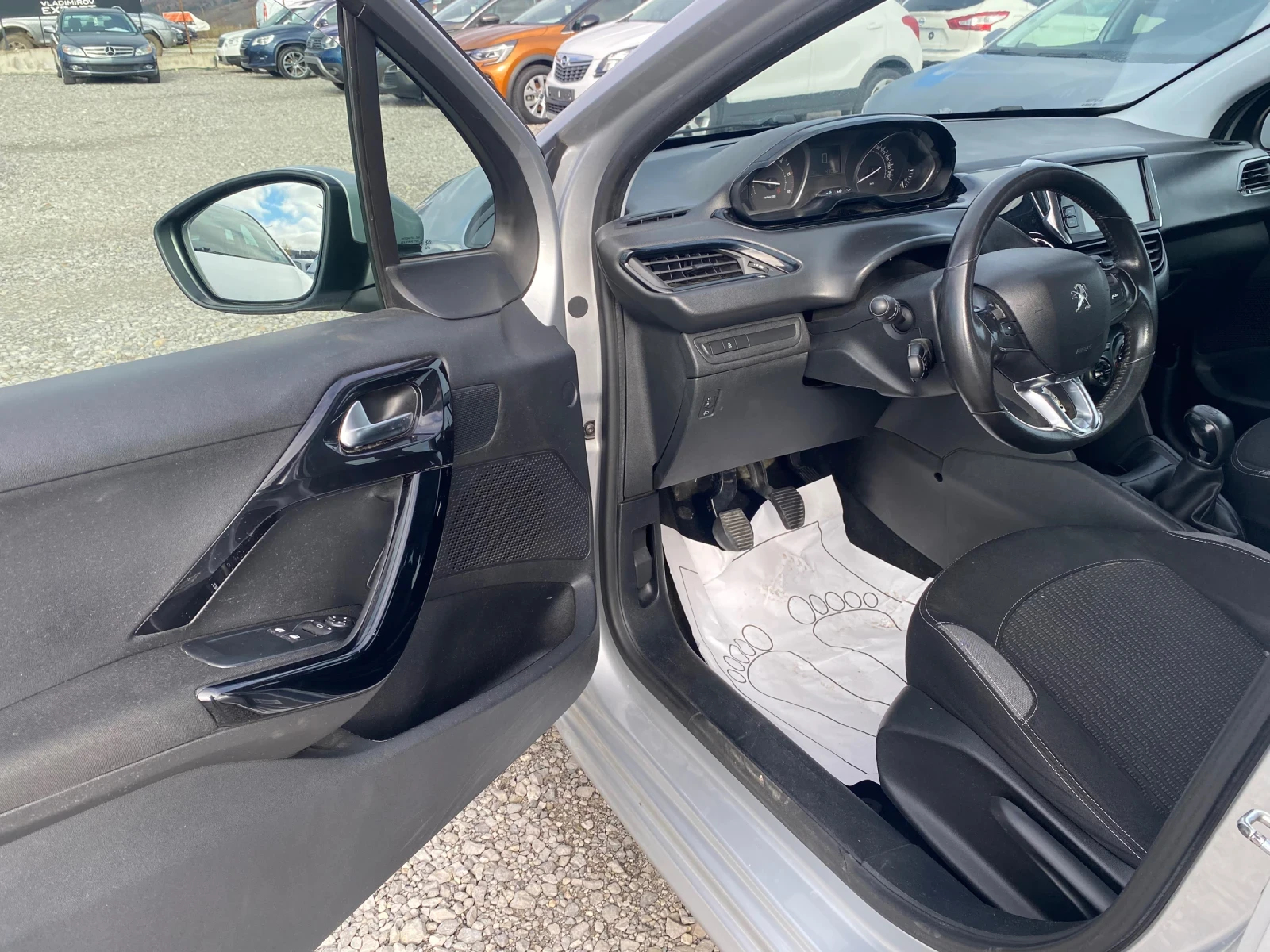 Peugeot 208 1.6HDI 2016G EVRO6B 187999km  - изображение 6