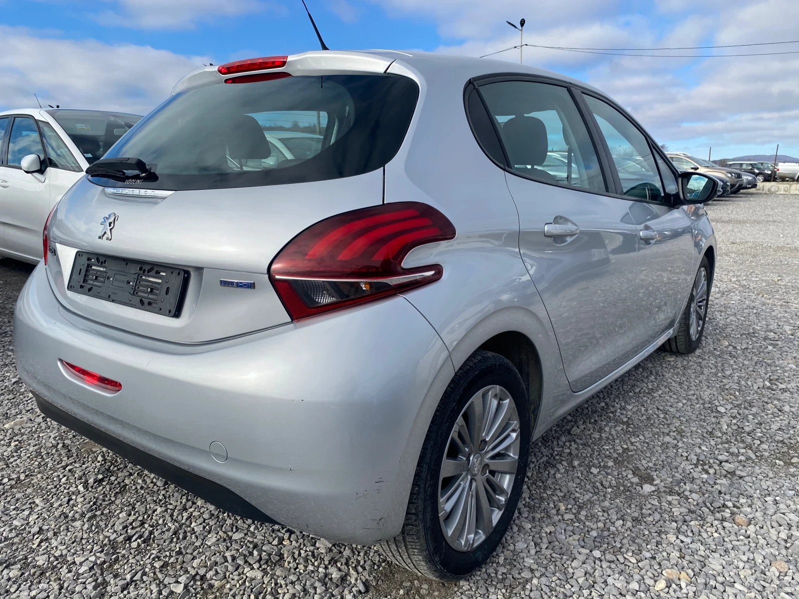 Peugeot 208 1.6HDI 2016G EVRO6B 187999km  - изображение 3