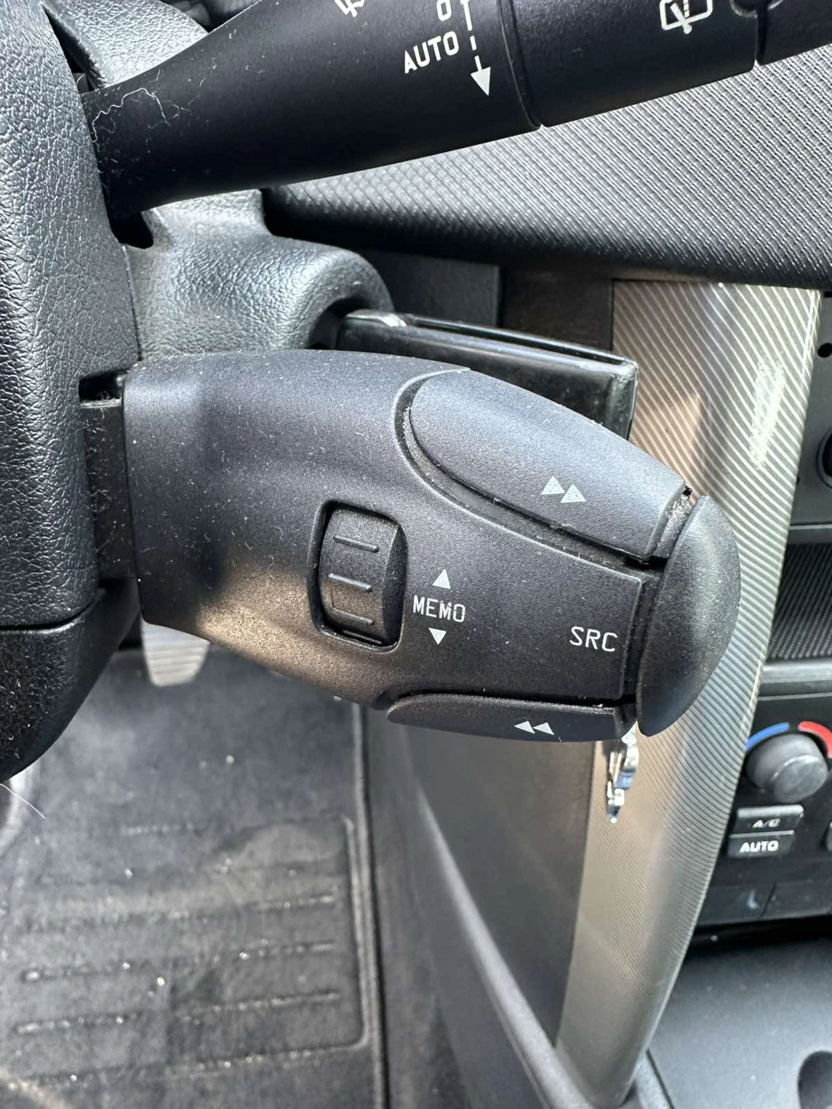 Peugeot 207 PREMIUM 1.4, снимка 15 - Автомобили и джипове - 53884377