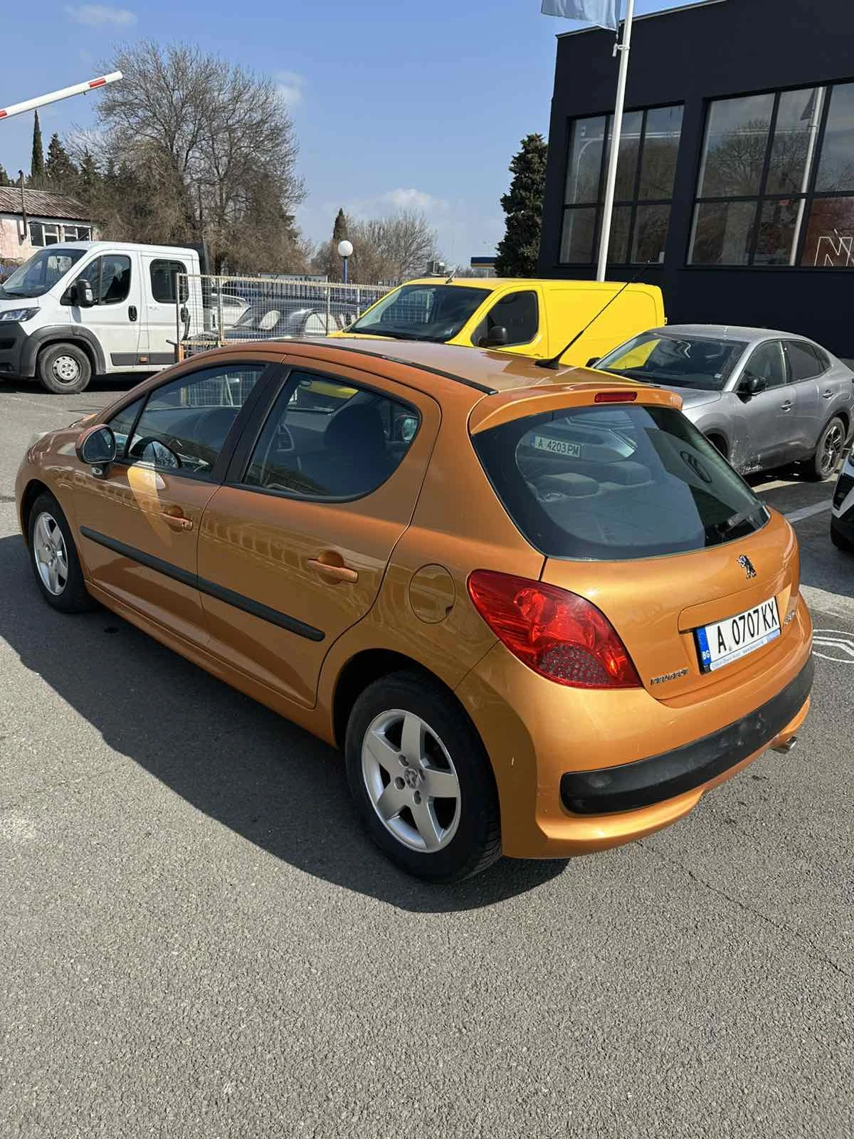 Peugeot 207 PREMIUM 1.4, снимка 2 - Автомобили и джипове - 53884377