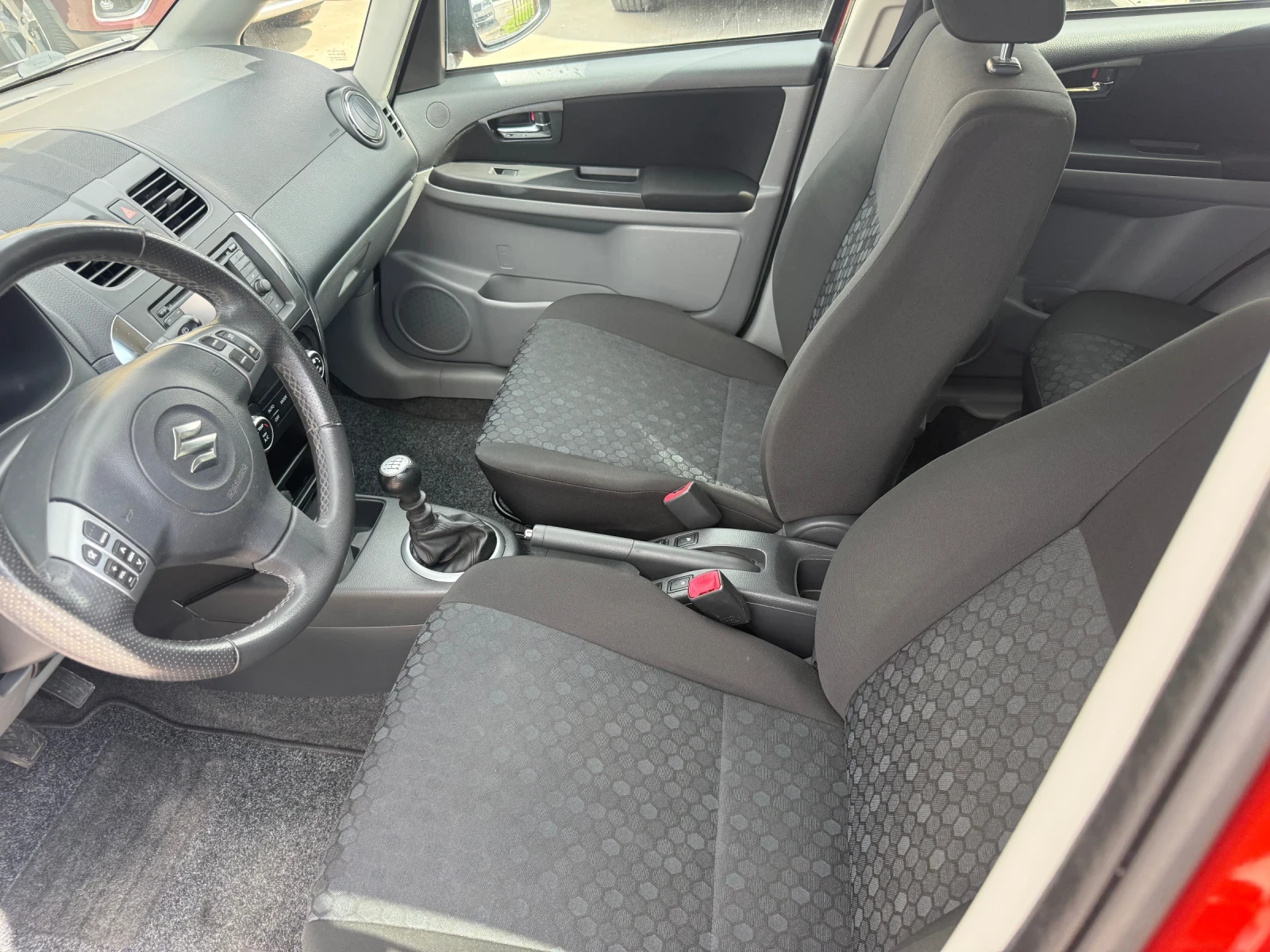 Suzuki SX4 2.0 DDIS 4X4 107000км., снимка 9 - Автомобили и джипове - 54121331