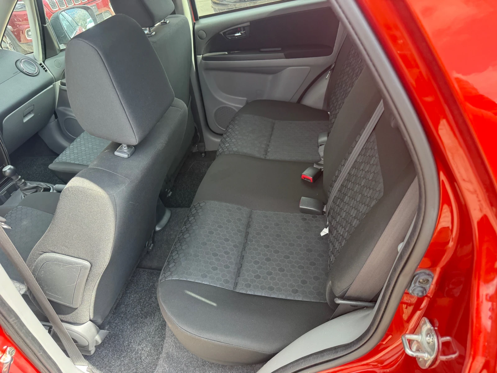 Suzuki SX4 2.0 DDIS 4X4 107000км., снимка 11 - Автомобили и джипове - 54121331