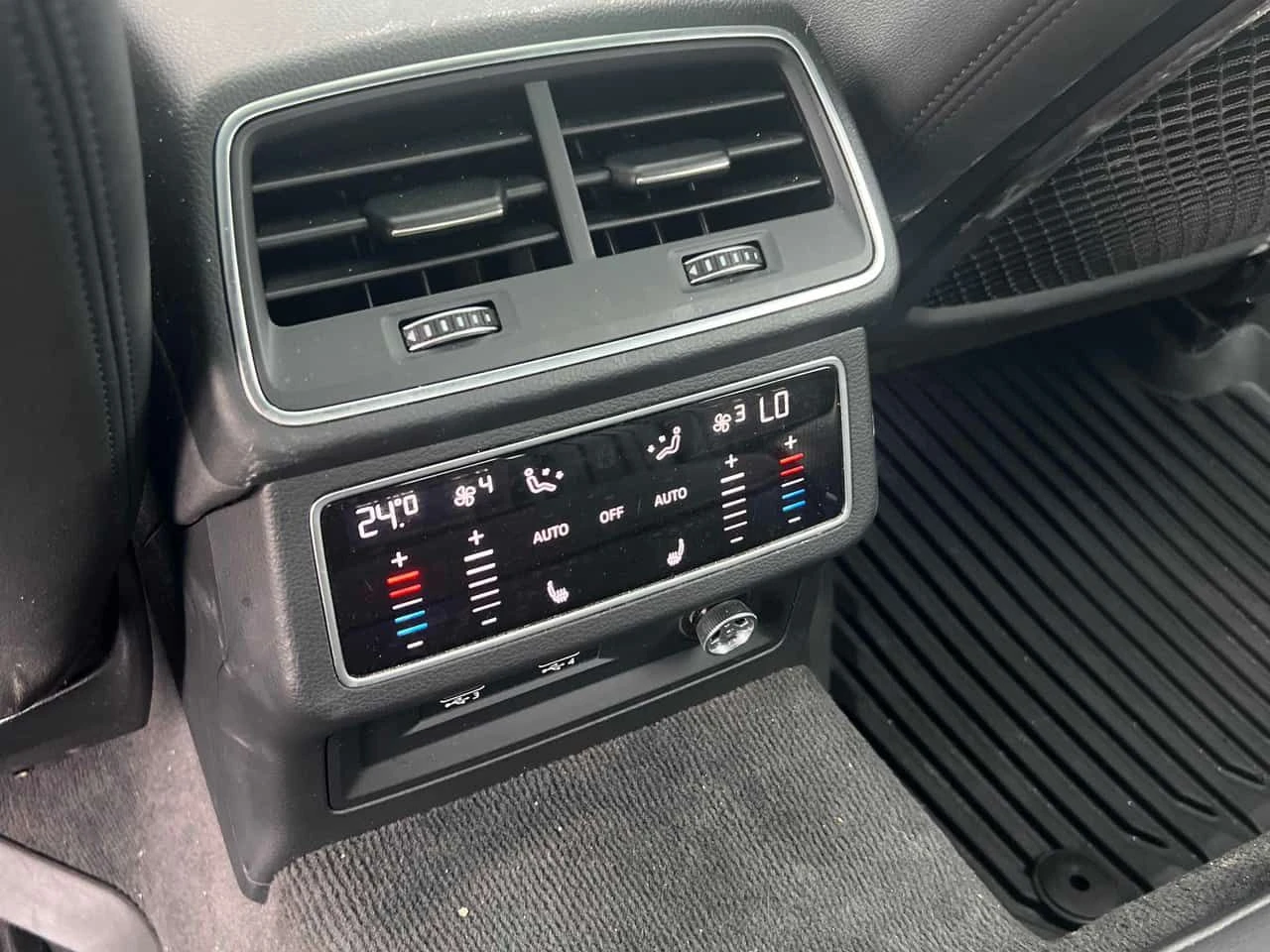 Audi A7 Technik  CARFAX, снимка 13 - Автомобили и джипове - 54244223