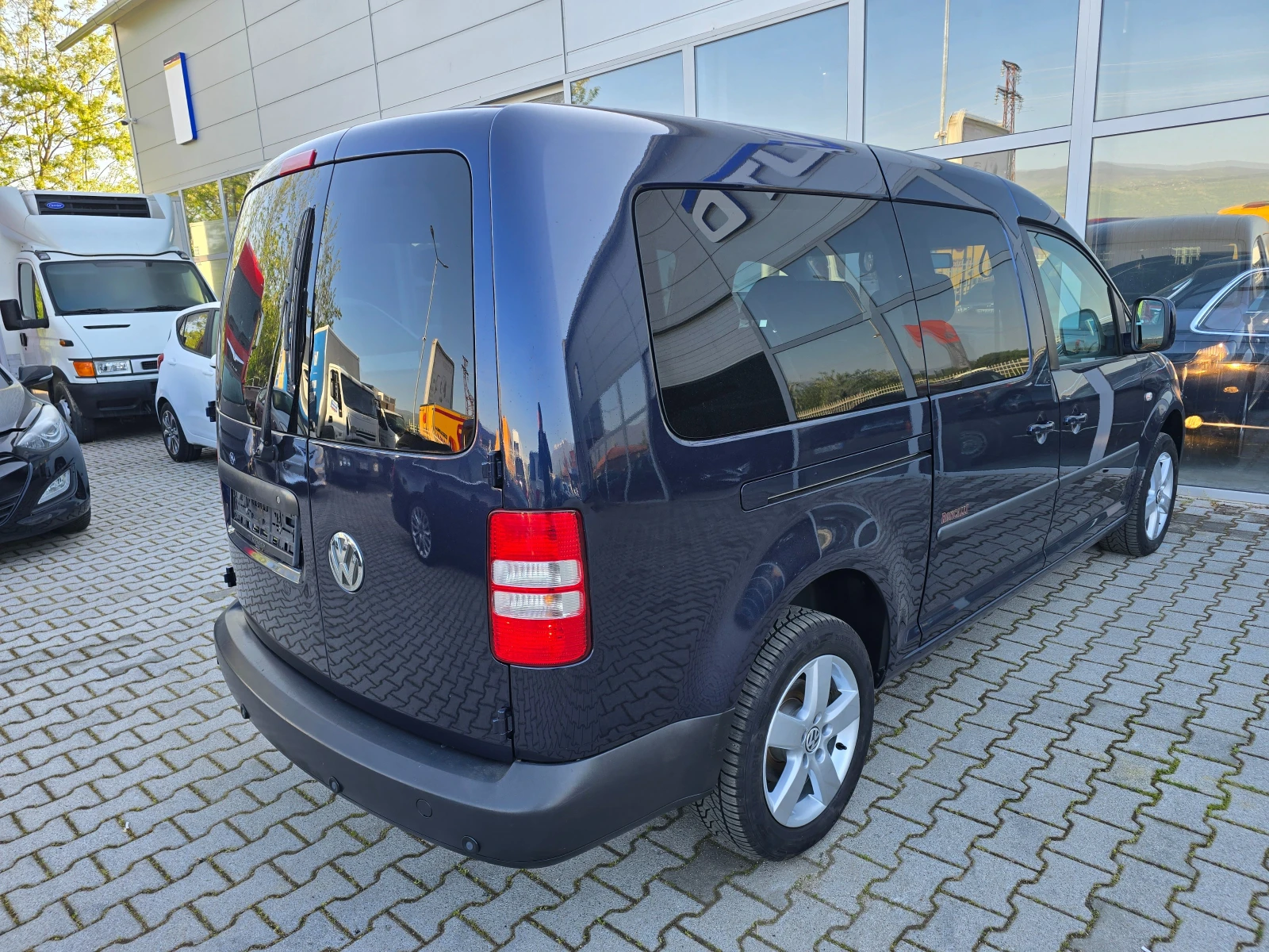 VW Caddy MAXi!! 7-МЕСТА!! ТОП!! , снимка 7 - Автомобили и джипове - 54348101