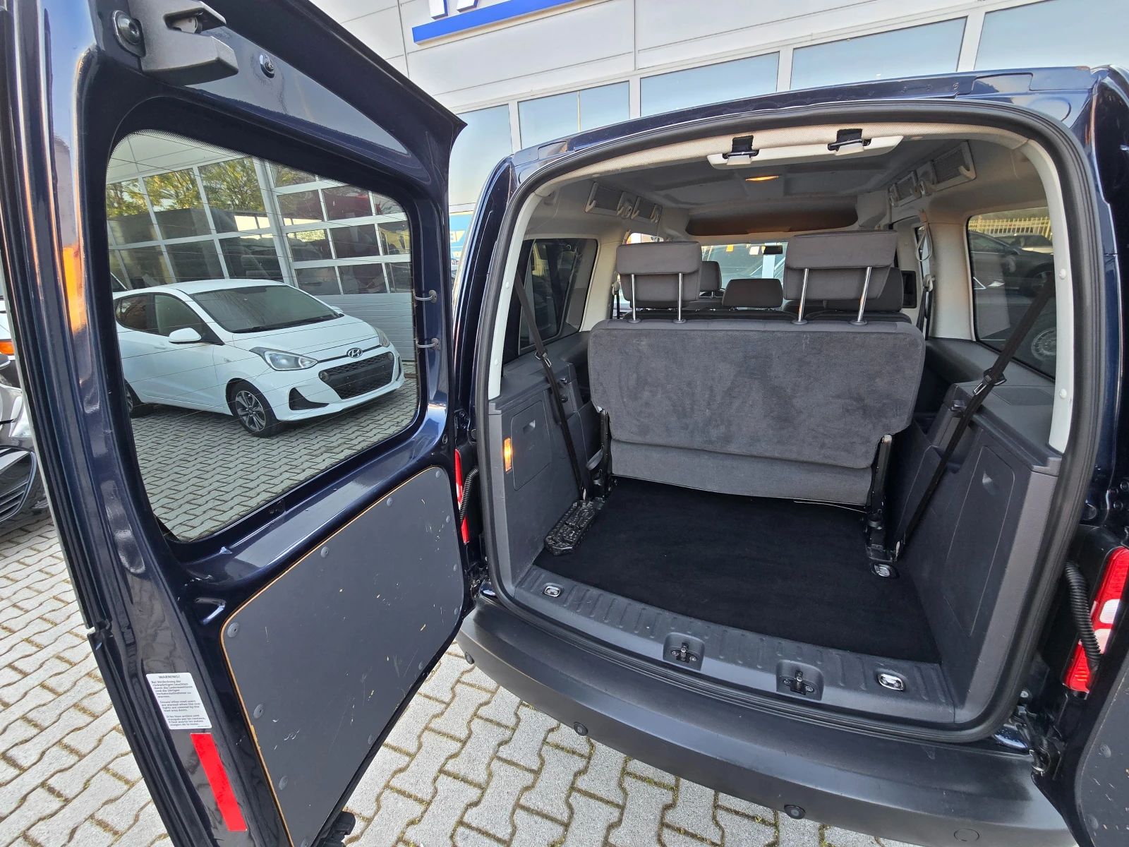 VW Caddy MAXi!! 7-МЕСТА!! ТОП!! , снимка 17 - Автомобили и джипове - 54348101