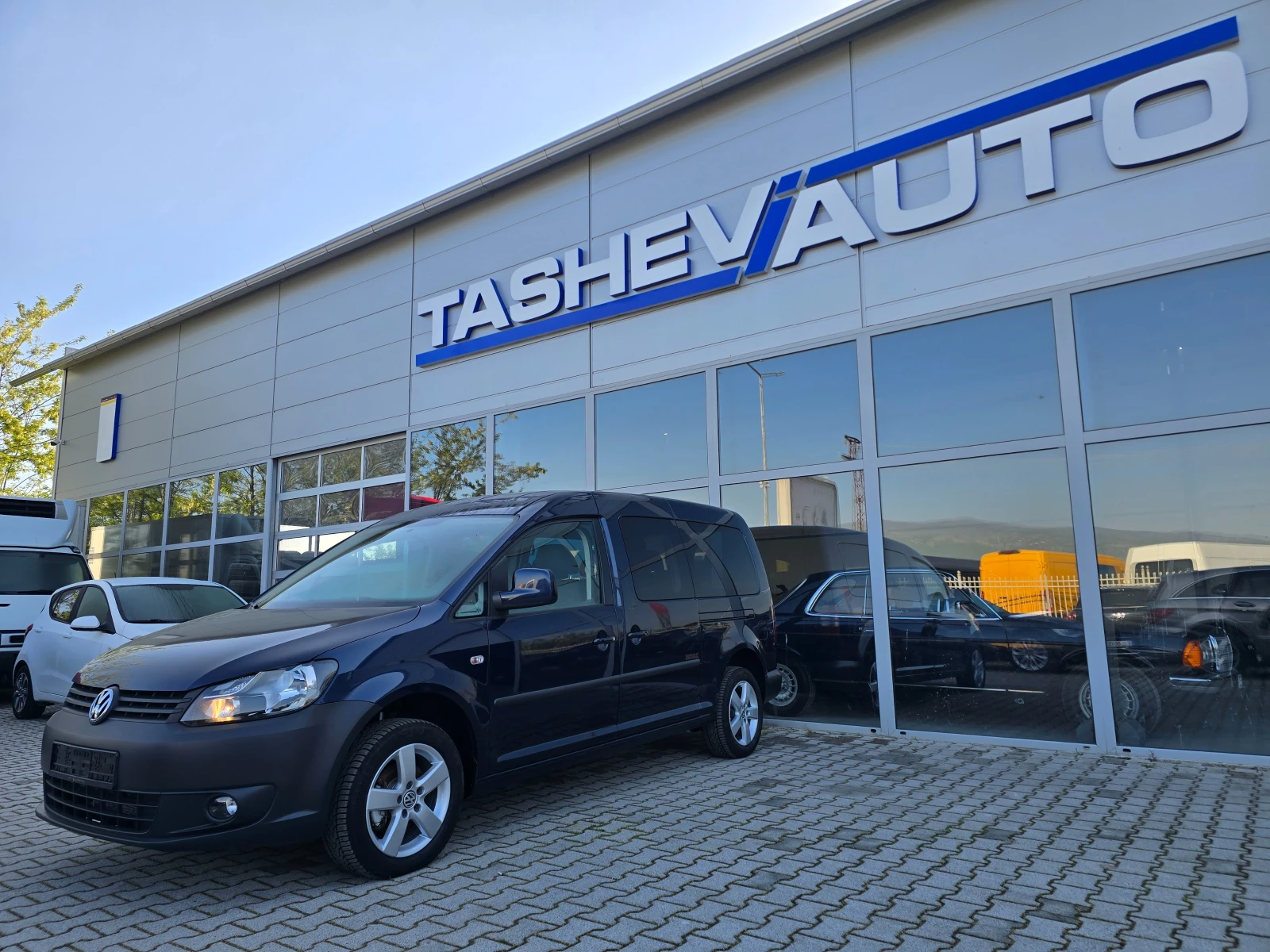 VW Caddy MAXi!! 7-МЕСТА!! ТОП!! , снимка 4 - Автомобили и джипове - 54348101