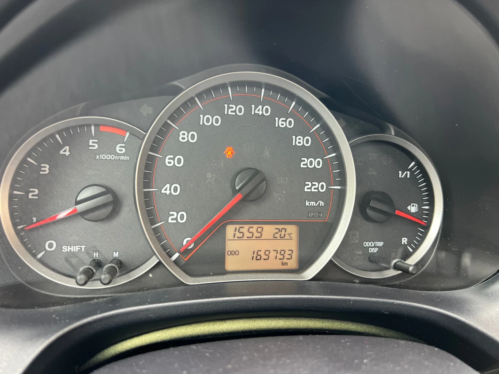 Toyota Yaris 1.4 D4D KEYLESS NAVI KAMERA , снимка 17 - Автомобили и джипове - 54610590