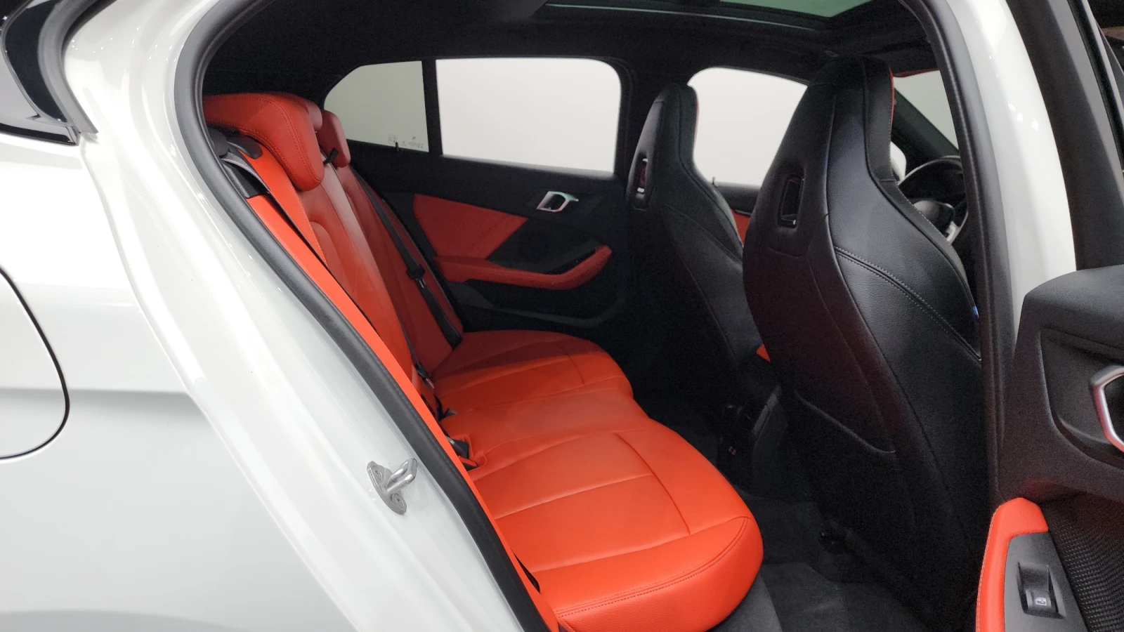 BMW M135 XDRIVE * 36O CAM* ПОДГРЕВ* ОБДУХ, снимка 13 - Автомобили и джипове - 54974381