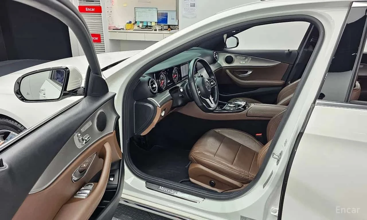 Mercedes-Benz E 300 * E300 Avantgarde * CARFAX * ЦЕНА ДО БГ, снимка 7 - Автомобили и джипове - 55531311