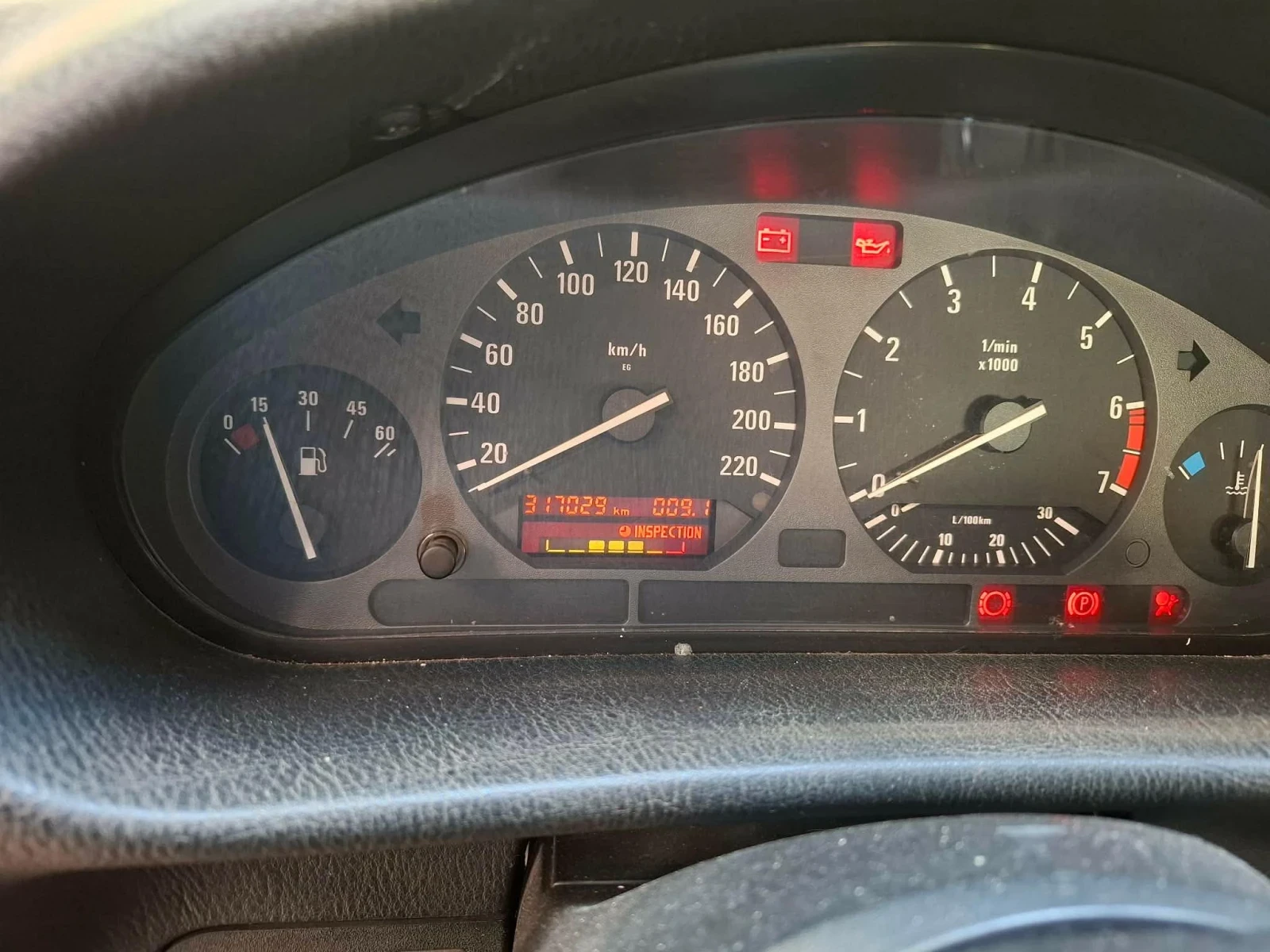 BMW 318, снимка 5 - Автомобили и джипове - 55912594