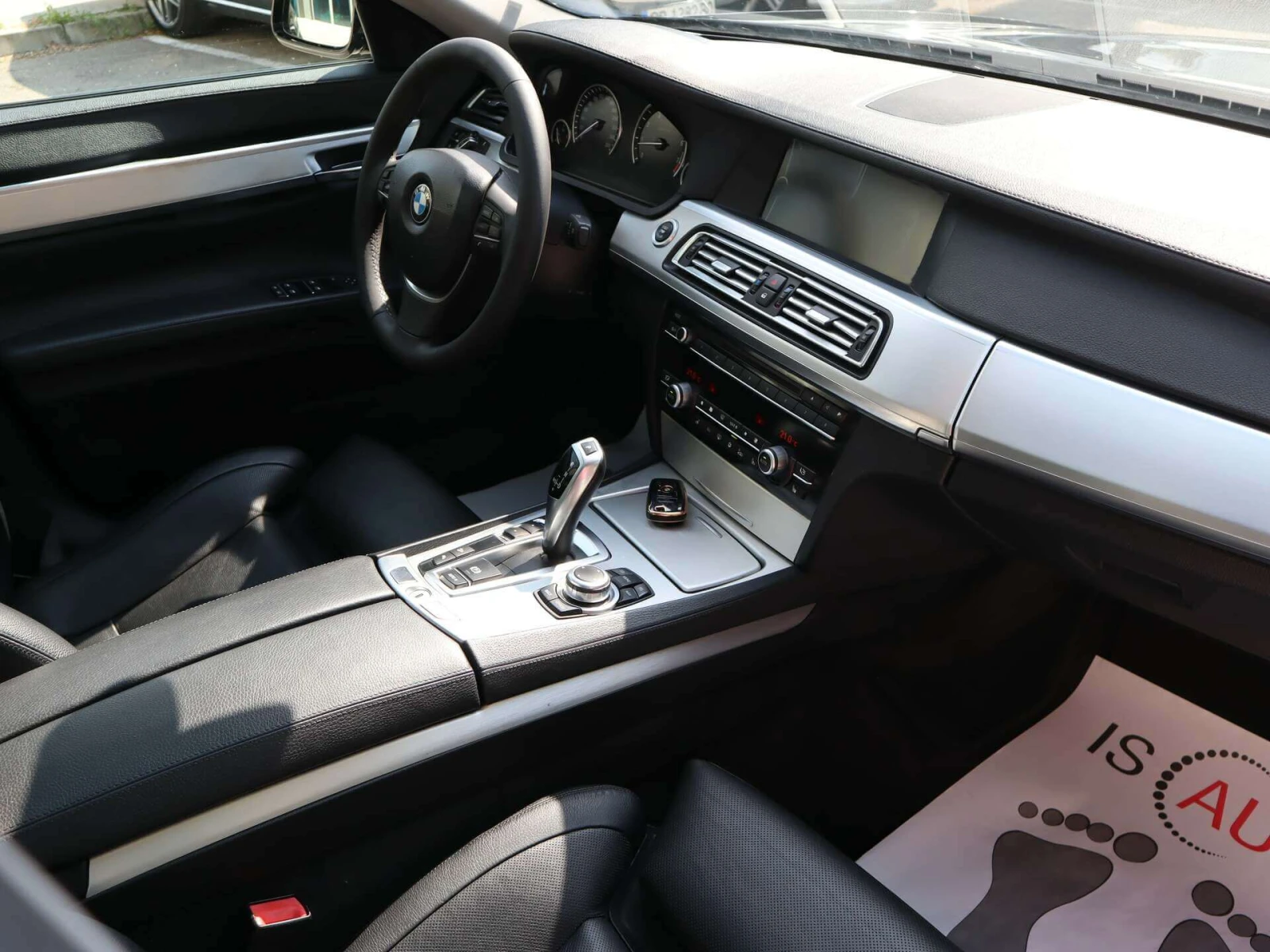 BMW 750 xDrive/HuD/Обдухване/PDC/Шибедах/Lane Assist, снимка 7 - Автомобили и джипове - 56009687