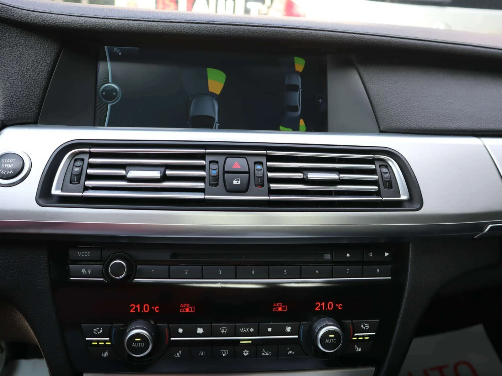 BMW 750 xDrive/HuD/Обдухване/PDC/Шибедах/Lane Assist, снимка 9 - Автомобили и джипове - 56009687