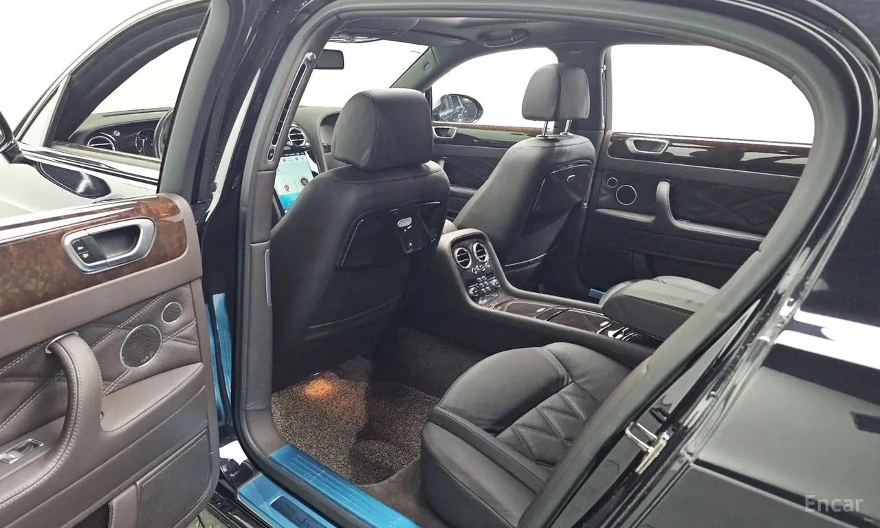 Bentley Flying Spur  6.0 Speed/ПОДГРЕВ/МАСАЖИ/ФИНАНСИРАНЕ, снимка 12 - Автомобили и джипове - 56131598