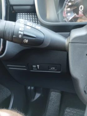 Volvo XC40 R DESIGN, снимка 9