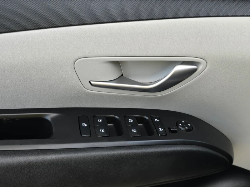 Hyundai Tucson 2.5i/4x4/Авт./Лизинг, снимка 7 - Автомобили и джипове - 51909301