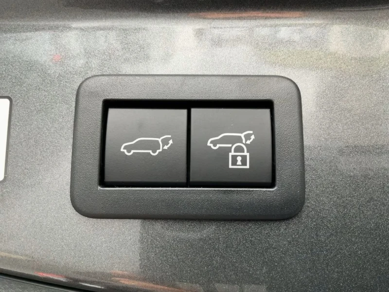 Toyota C-HR  LED/NAVI/ACC/CAMERA, снимка 10 - Автомобили и джипове - 51834309