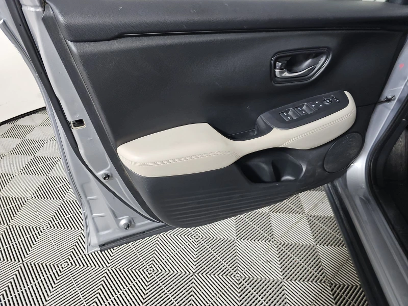 Honda Hr-v, снимка 9 - Автомобили и джипове - 53191729