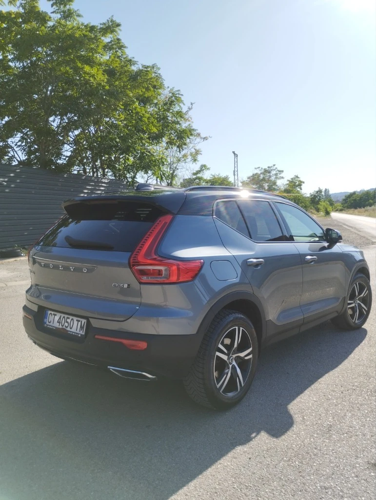 Volvo XC40 R DESIGN, снимка 2 - Автомобили и джипове - 56205298