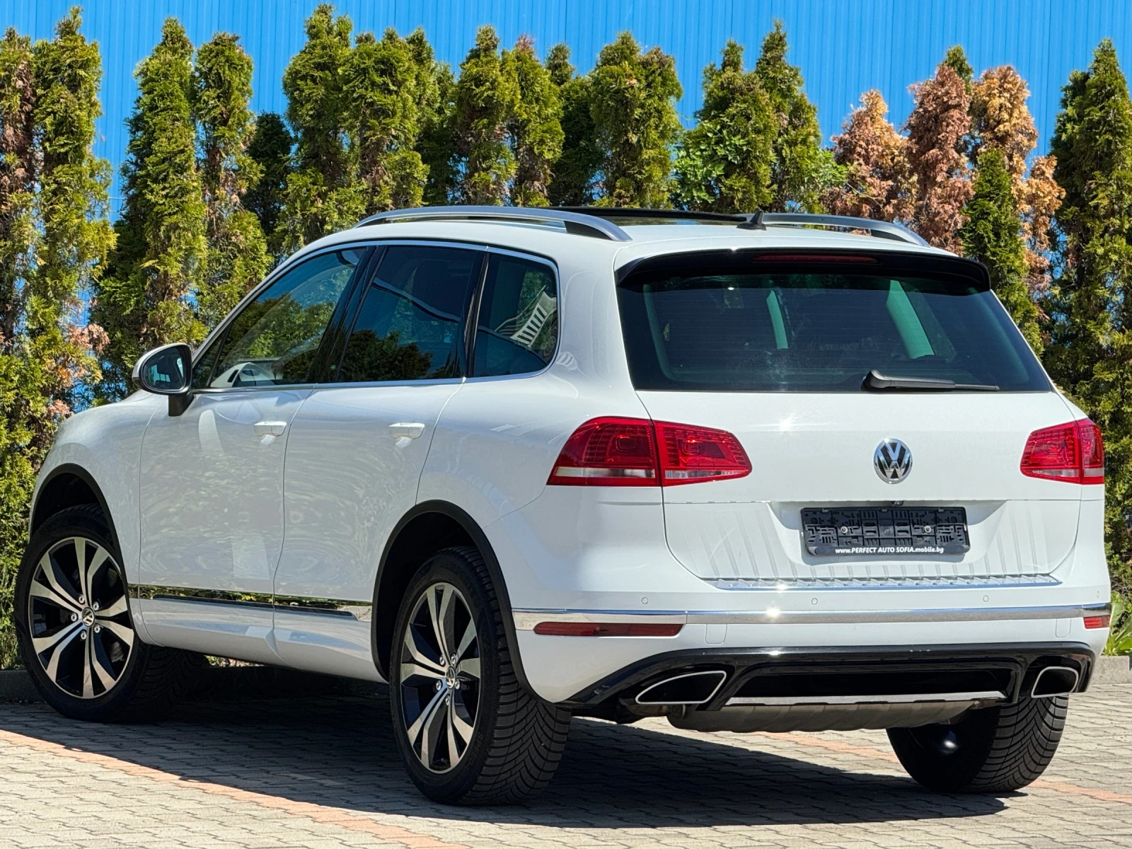 VW Touareg 3.0TDI-R-LINE-ПАНОРАМА-КАМЕРА360-ДИСТРОНИК-УНИКАТ - изображение 3