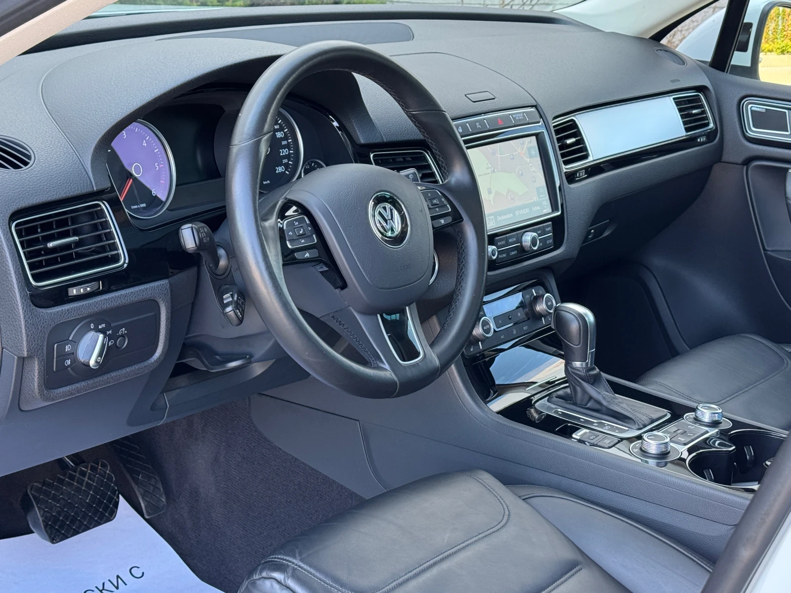 VW Touareg 3.0TDI-R-LINE-ПАНОРАМА-КАМЕРА360-ДИСТРОНИК-УНИКАТ - изображение 10