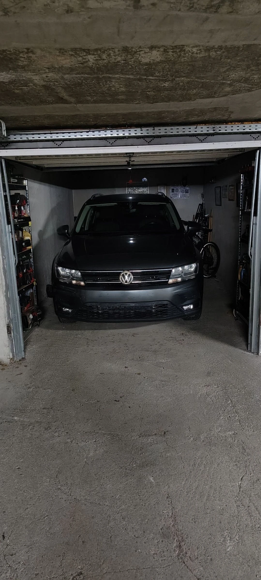 VW Tiguan, снимка 10 - Автомобили и джипове - 53705410