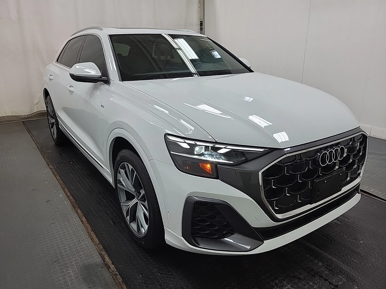 Audi Q8 * * CARFAX * * АВТО КРЕДИТ * * 