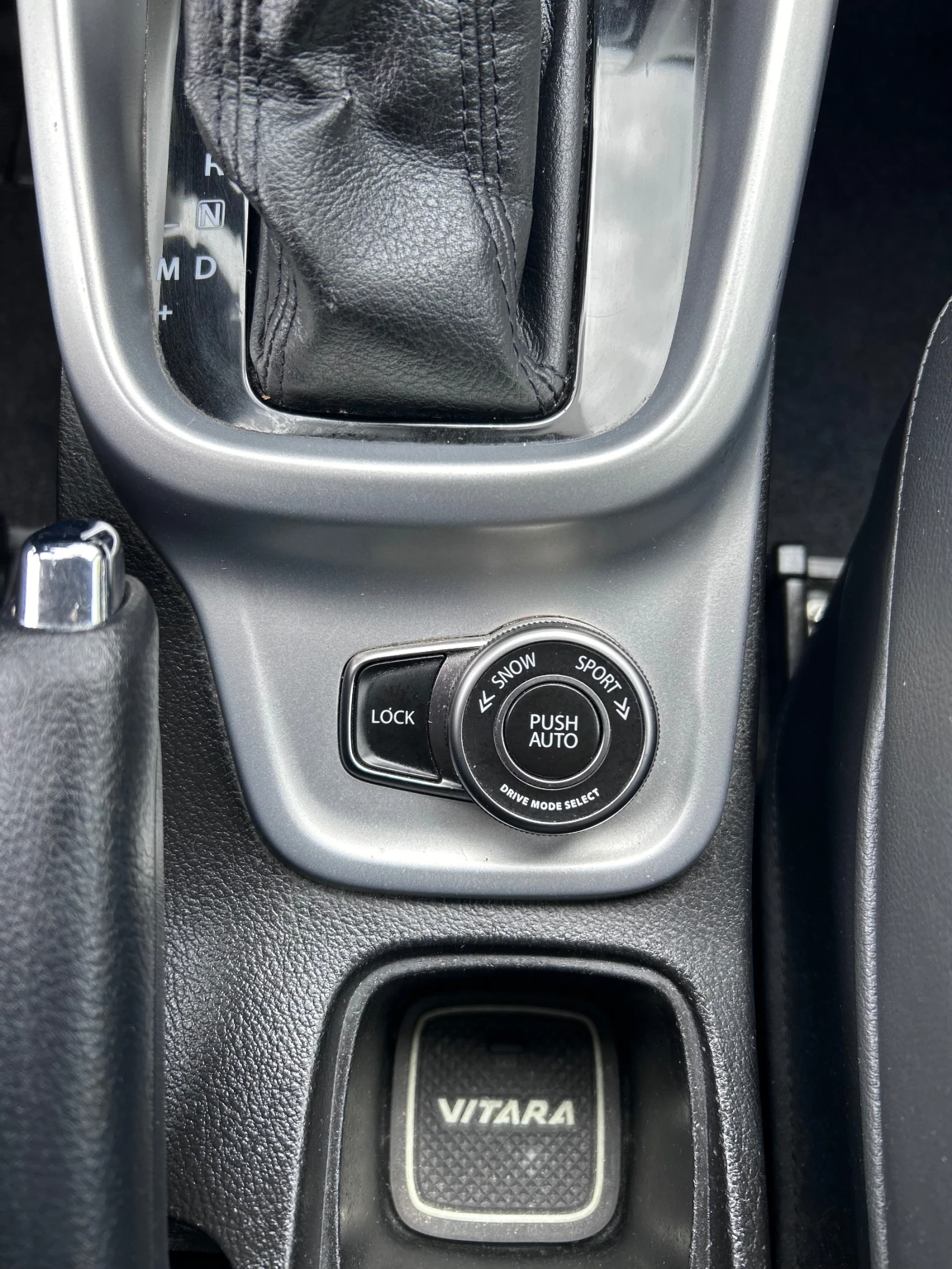 Suzuki Vitara AllGrip 1, 6 AUTOMATIC КОЖА, снимка 12 - Автомобили и джипове - 54379697